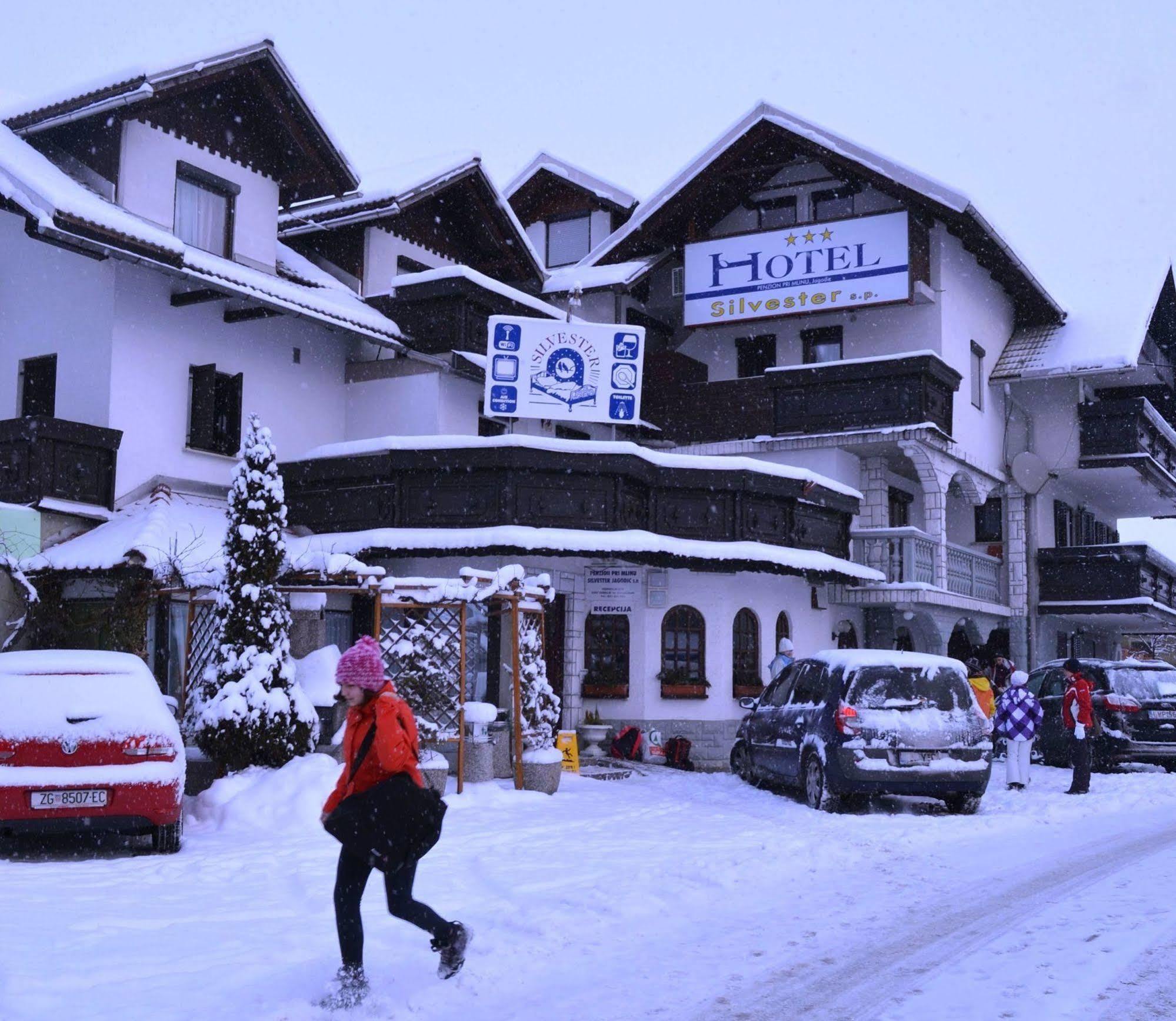 Hotel Silvester แซเคลียนาโกเรนสเคม ภายนอก รูปภาพ