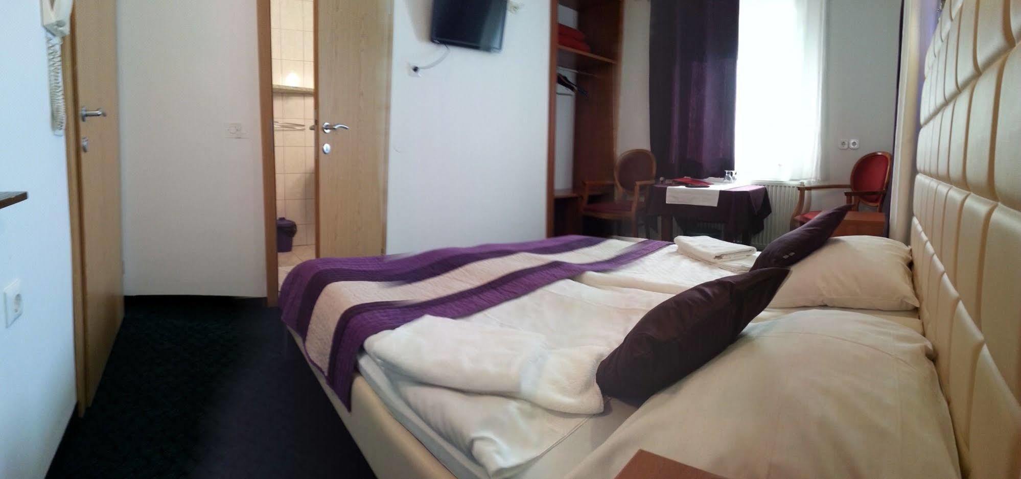 Hotel Silvester แซเคลียนาโกเรนสเคม ภายนอก รูปภาพ